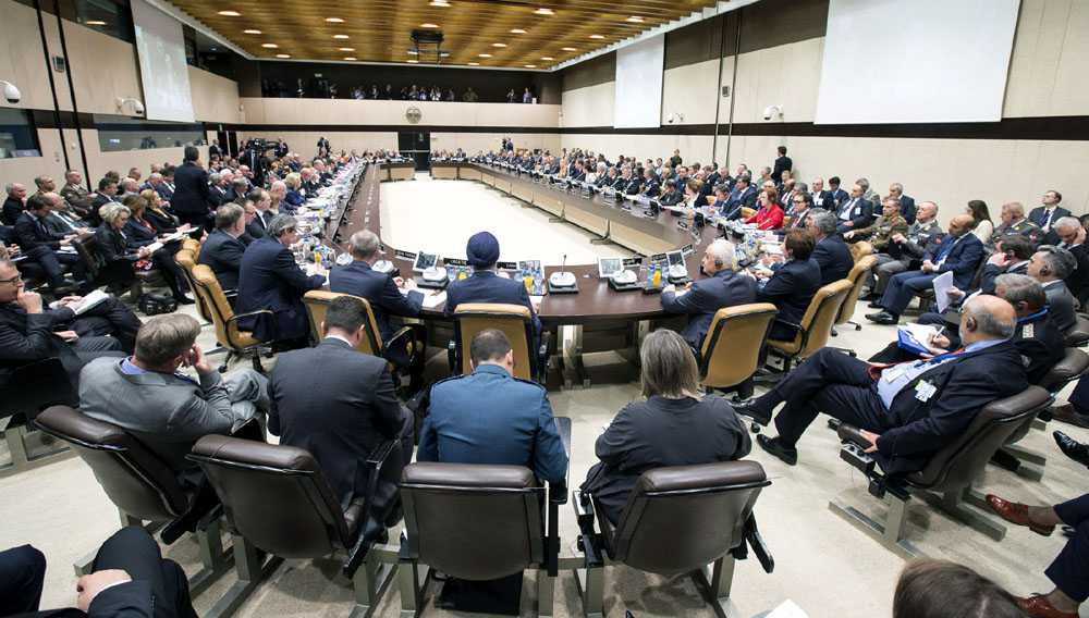 Müdafiə naziri NATO toplantısında çıxış edib