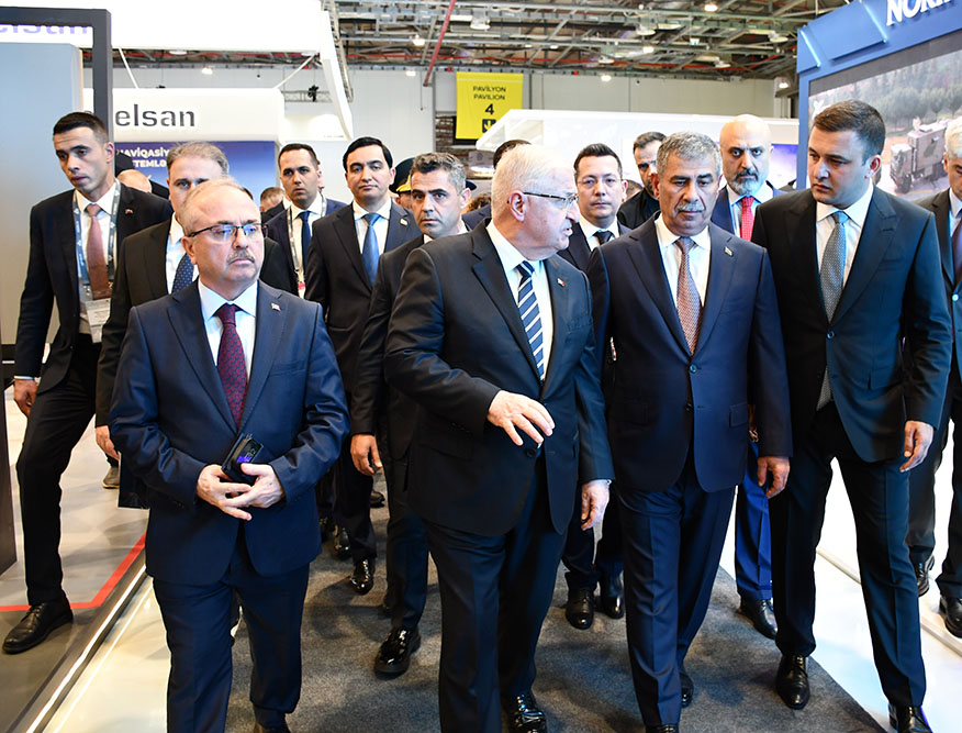 Həsənovla Gülər "ADEX 2026" sərgisində - FOTOLAR 4 8875734506fe37f04860b6ef475bd973