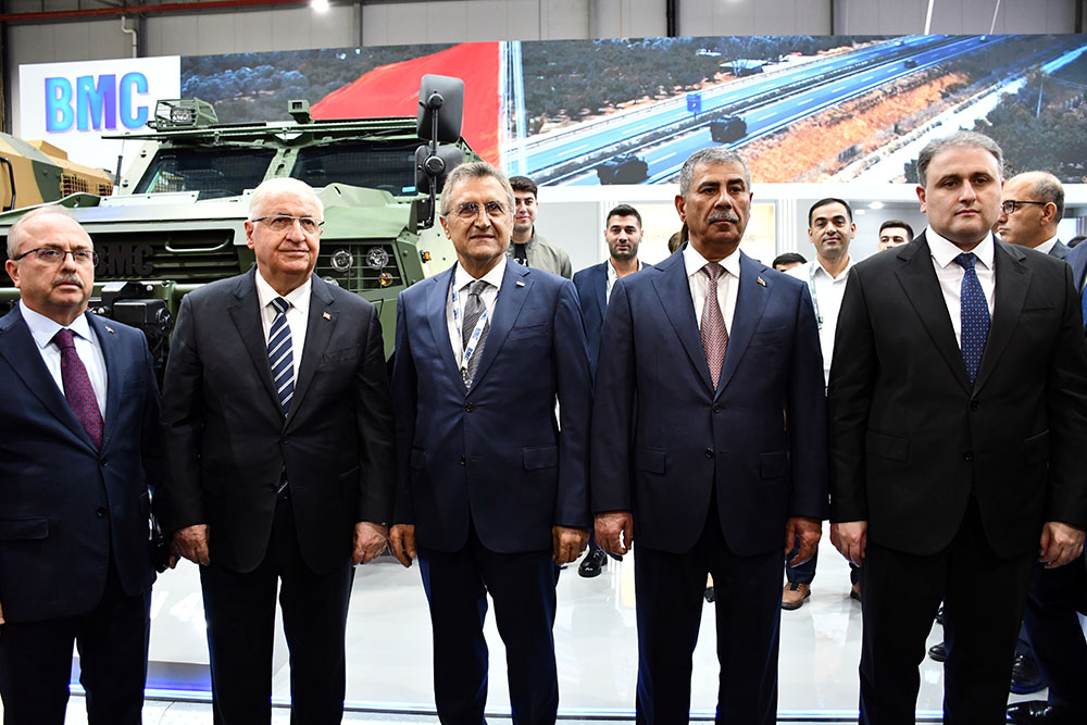 Həsənovla Gülər "ADEX 2026" sərgisində - FOTOLAR 5 c347c62d8f5e36a54e83bff6e97126b0