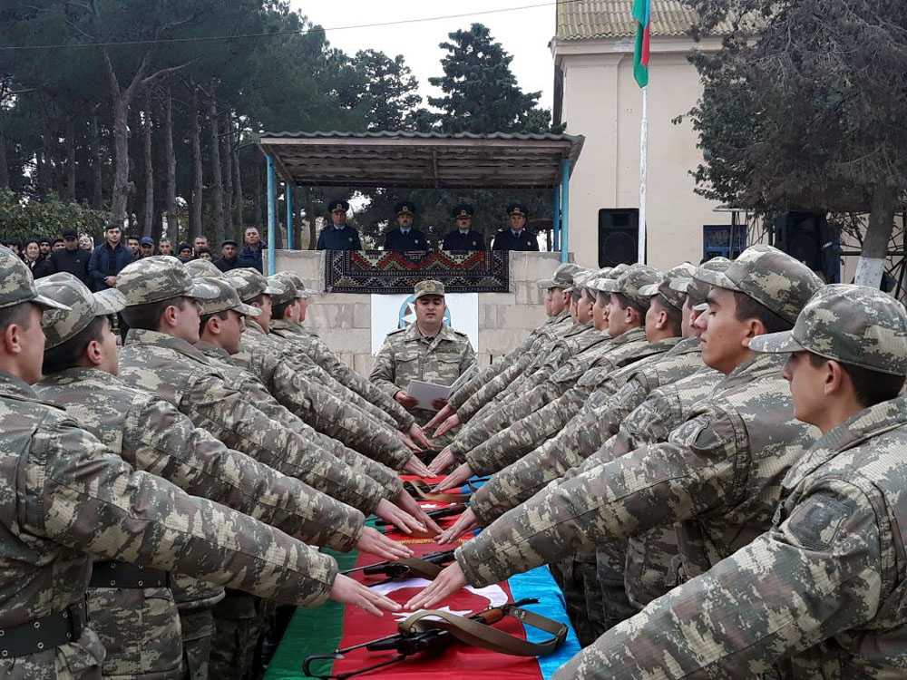 Азербайджан новости сегодня ахар аз. Азербайджанские призывники солдаты. Воины молодой азербайджанской. Esgerler.
